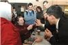 Amazement Productions, Olympia — Magic doesn't happen any closer than this!  Strolling magic with Jeff Evans.