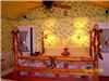 Victorian Cottage with King bed, fireplace & Hot Tub, Shamrock Thistle & Crown Bed & Breakfast, Weirsdale