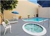 QUALITY INN NEAR LONG BEACH AIRPORT, Signal Hill — Work on your California tan in our sparkling outdoor pool or relax in our soothing hot tub.